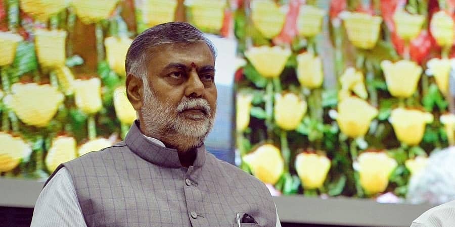 ಸೋಂಕು ಪೀಡಿತ ತಾಯಿಗೆ ಆಮ್ಲಜನಕ ಕೇಳಲು ಬಂದ ವ್ಯಕ್ತಿಗೆ ಕಪಾಳಕ್ಕೆ ಹೊಡೆಯುತ್ತೇನೆ ಎಂದ ಕೇಂದ್ರ ಸಚಿವ!