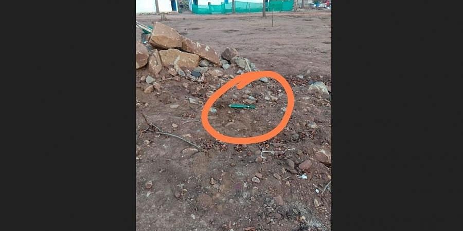 ಬಿಎಸ್ ಎಫ್ ಕ್ಯಾಂಪ್ ಗಳ ಮೇಲೆ ಮಾವೋವಾದಿಗಳಿಂದ ರಾಕೆಟ್ ದಾಳಿ; ಅದೃಷ್ಟವಶಾತ್ ಯೋಧರು ಪಾರು!