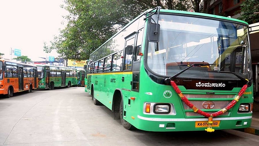 ಕಠಿಣ ಕೊರೋನಾ ಕರ್ಫ್ಯೂ: ಬಿಎಂಟಿಸಿಯಿಂದ ಅಗತ್ಯ ಸಾಮಾನ್ಯ ಸಾರಿಗೆ ಸೇವೆ