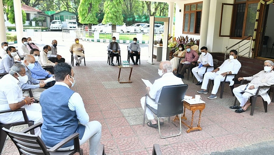 ಕರ್ನಾಟಕದಲ್ಲಿ ಕೊರೋನಾ ಸ್ಫೋಟ: ನಿಯಂತ್ರಣಕ್ಕೆ ಸಂಬಂಧಿಸಿ ಸಚಿವರು, ಅಧಿಕಾರಿಗಳೊಂದಿಗೆ ಮುಖ್ಯಮಂತ್ರಿ ಸಭೆ
