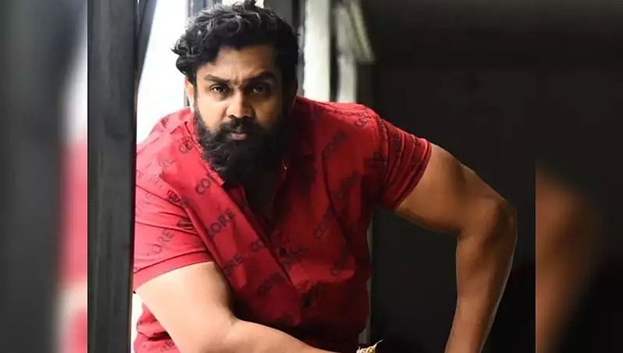 'ದುಬಾರಿ'ಗು ಮೊದಲು ಮತ್ತೊಂದು ಕಥೆ ಹುಡುಕಾಟದಲ್ಲಿ ಧ್ರುವ ಸರ್ಜಾ!