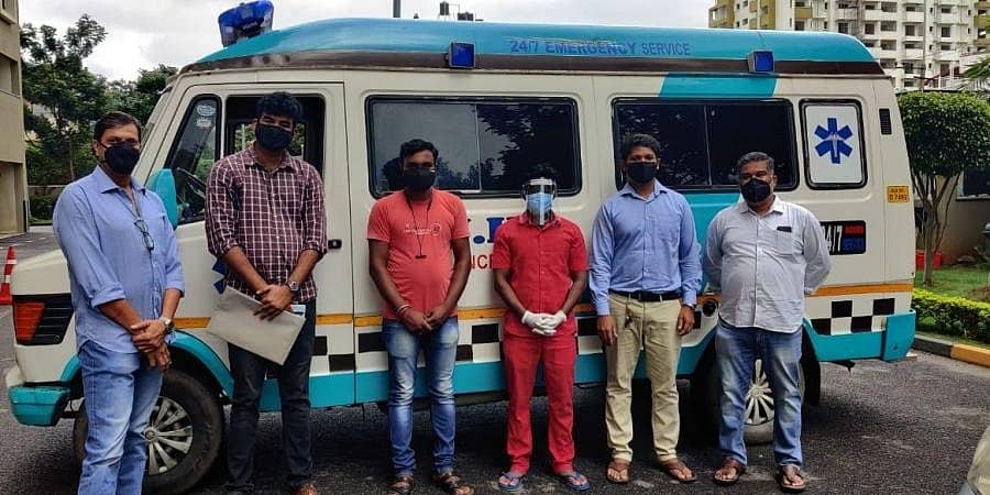ಕೋವಿಡ್-19 ನಡುವೆ ರೆಸಿಡೆಂಟ್ ವೆಲ್‌ಫೇರ್ ಗ್ರೂಪ್ ನಿಂದ ಬೆಂಗಳೂರಿನಲ್ಲಿ ಉಚಿತ ಕಾರು ಪ್ರಯಾಣ, ಆಂಬ್ಯುಲೆನ್ಸ್ ಸೇವೆ!