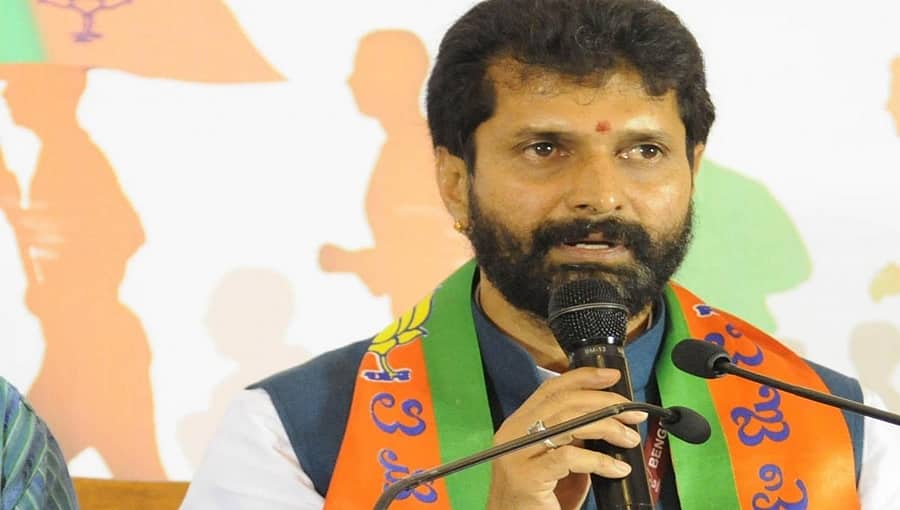 'ತನ್ನದೇ ಶಾಸಕರ ಮನೆ ಸುಟ್ಟವರು ಅಮಾಯಕರೆಂದು ಬಿಂಬಿಸುವವರು ಮಾನವೀಯ ಕಳಕಳಿ ಇರುವವರೇ?'