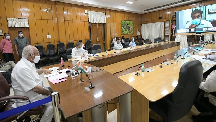 ಕೋವಿಡ್-19: ವಿವಿಧ ಜಿಲ್ಲೆಗಳ ವೈದ್ಯರೊಂದಿಗೆ ಸಿಎಂ ವೀಡಿಯೊ ಸಂವಾದ, ಸಂದಿಗ್ಧ ಸ್ಥಿತಿಯನ್ನು ಸಮರ್ಥವಾಗಿ ಎದುರಿಸಲು ಕರೆ 