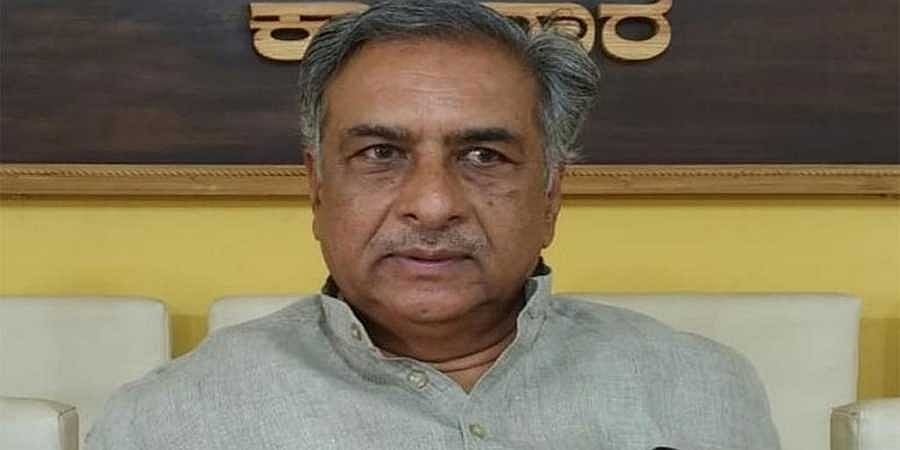 ವಿಧಾನ ಪರಿಷತ್ ಸಭಾಪತಿ ಸ್ಥಾನಕ್ಕೆ ಬಿಜೆಪಿ ಅಭ್ಯರ್ಥಿಯಾಗಿ ನಾಮಪತ್ರ ಸಲ್ಲಿಸಿದ ಬಸವರಾಜ ಹೊರಟ್ಟಿ