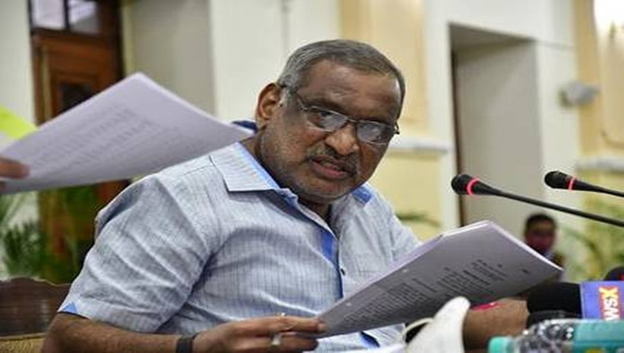 ನಿಮ್ಮ ಜೊತೆ ಇರುವ ಸಚಿವರಿಗೆ ಉದಾರವಾಗಿ ವರ್ತಿಸುವಂತೆ ಹೇಳಿ: ಸಿಎಂ ವಿರುದ್ಧ ಮಾಧುಸ್ವಾಮಿ ಕಿಡಿ