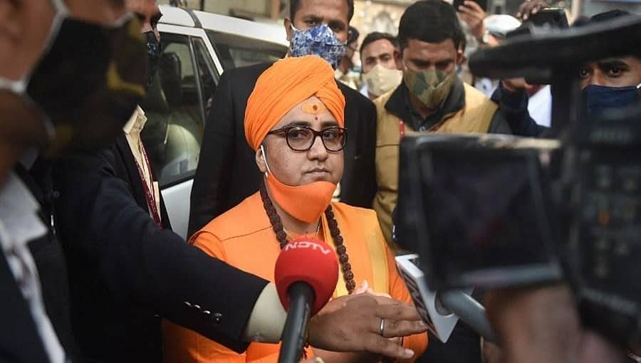 ಪ್ರಜ್ಞಾ ಠಾಕೂರ್ 'ಗೋಮೂತ್ರ' ಹೇಳಿಕೆಯನ್ನು ವೈಜ್ಞಾನಿಕವಾಗಿ ಸಾಬೀತುಪಡಿಸಿ: ಕೇಂದ್ರ ಸಚಿವರಿಗೆ ಕಾಂಗ್ರೆಸ್ ಶಾಸಕ ಪತ್ರ