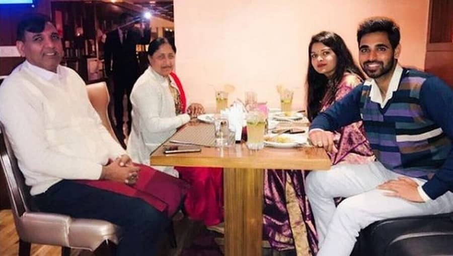 ಟೀಂ ಇಂಡಿಯಾ ಕ್ರಿಕೆಟಿಗ ಭುವನೇಶ್ವರ್ ಕುಮಾರ್ ತಂದೆ ಕ್ಯಾನ್ಸರ್ ನಿಂದ ನಿಧನ
