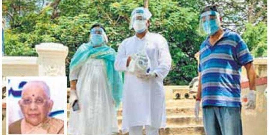 ಹಿಂದೂ ಮಹಿಳಾ ಪ್ರೊಫೆಸರ್ ಅಂತಿಮ ಕ್ರಿಯೆ ನೆರವೇರಿಸಿದ ಸಂಸದ ಸೈಯ್ಯದ್ ನಾಸೀರ್ ಹುಸೇನ್!