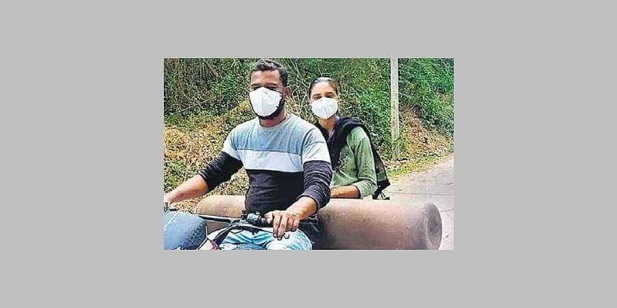 ದಾವಣಗೆರೆ: ಅಗತ್ಯವಿರುವವರಿಗೆ ಆಕ್ಸಿಜನ್ ಪೂರೈಸಿ ಜನಮನ ಗೆದ್ದ ವಾಲಿಬಾಲ್ ಆಟಗಾರ್ತಿ!