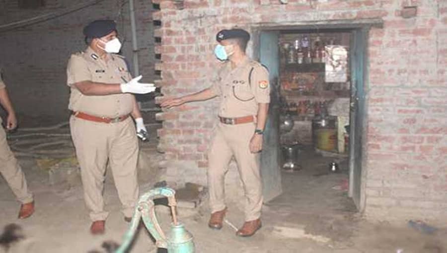 ಆಸ್ತಿ ವಿವಾದ: ಅಯೋಧ್ಯೆಯಲ್ಲಿ 3 ಅಪ್ರಾಪ್ತ ಮಕ್ಕಳು ಸೇರಿ ಒಂದೇ ಕುಟುಂಬದ ಐವರ ಭೀಕರ ಹತ್ಯೆ