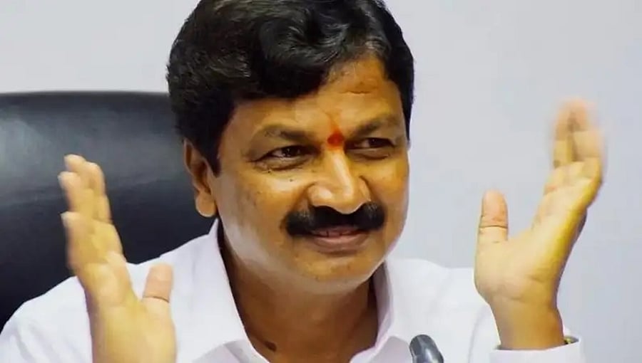 ರಮೇಶ್ ಜಾರಕಿಹೊಳಿ ಸಿಡಿ ಪ್ರಕರಣ: ಆರೋಪಿ ಒಪ್ಪಿಕೊಂಡಿದ್ದಾಯ್ತು, ಮಾಜಿ ಸಚಿವರ ಬಂಧನ ಯಾವಾಗ? ಕಾಂಗ್ರೆಸ್