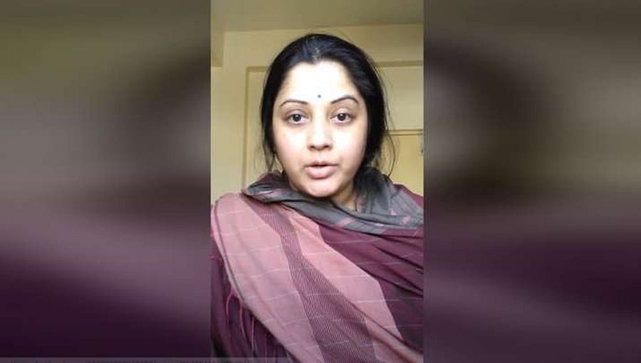 ಕನ್ನಡಿಗರೆಂದು ಯಾರೂ ಸಹಾಯ ಮಾಡುತ್ತಿಲ್ಲ: ಸಹಾಯಕ್ಕಾಗಿ ಶಿವಣ್ಣನಿಗೆ ಅಂಗಲಾಚಿದ ನಟಿ ವಿಜಯಲಕ್ಷ್ಮಿ