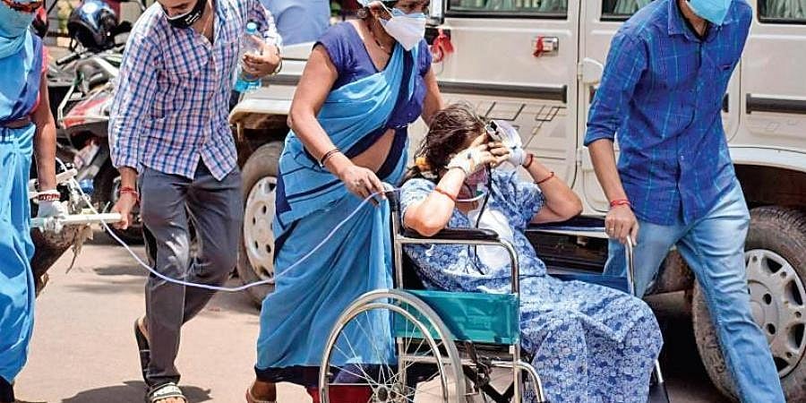 ಕೋವಿಡ್-19: ಖಾಸಗಿ ಆಸ್ಪತ್ರೆಗಳಲ್ಲಿ ಡಿಸ್ಚಾರ್ಜ್ ಆಗುವ ಸೋಂಕಿತರ ಮೇಲೆ ಸರ್ಕಾರ ನಿಗಾ!