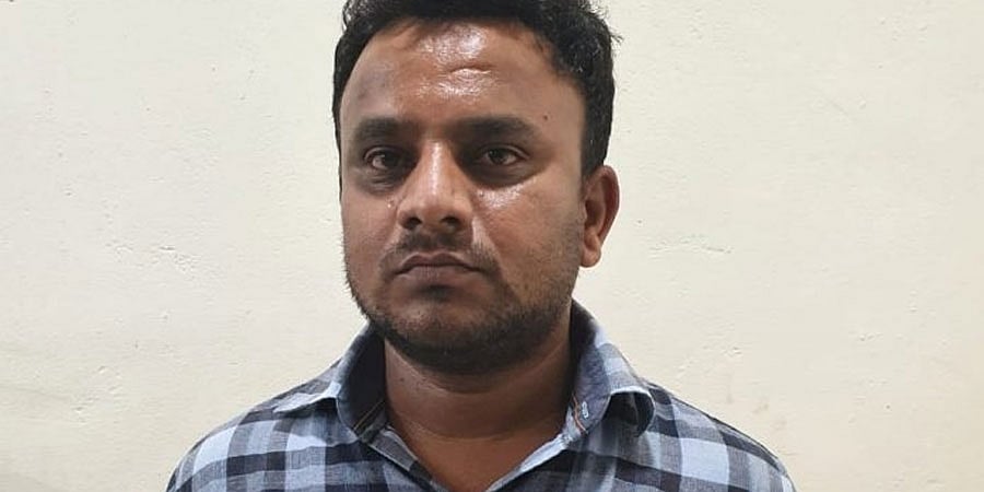 ಕಾಳಸಂತೆಯಲ್ಲಿ ಅಕ್ರವಾಗಿ ಆಕ್ಸಿಜನ್ ಸಿಲಿಂಡರ್ ಮಾರಾಟ: ಆರೋಪಿ ಸೆರೆ