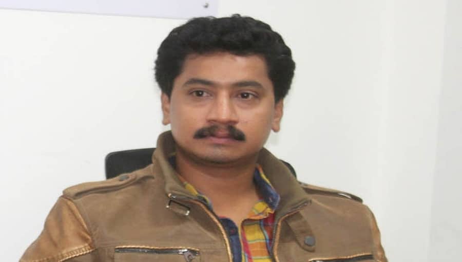 ಬೈಕ್ ಅಪಘಾತ: ನಟ ಸಂಚಾರಿ ವಿಜಯ್ಗೆ ಶಸ್ತ್ರಚಿಕಿತ್ಸೆ, ಪ್ರಜ್ಞಾಹೀನ ಸ್ಥಿತಿಯಲ್ಲಿ ರಾಷ್ಟ್ರಪ್ರಶಸ್ತಿ ವಿಜೇತ ನಟ