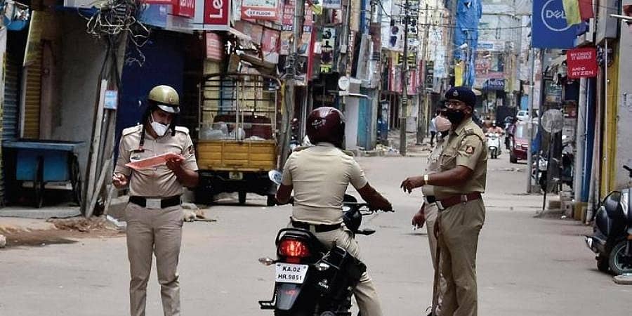 ಲಾಕ್ಡೌನ್ ನಿಯಮ ಉಲ್ಲಂಘನೆ: ಬೆಂಗಳೂರು ಪೊಲೀಸರಿಂದ 3 ದಿನದಲ್ಲಿ 10 ಲಕ್ಷ ರೂ. ದಂಡ ಸಂಗ್ರಹ!