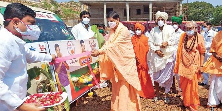 ರಾಯಚೂರು: ಇಡೀ ದೇವದುರ್ಗ ಕ್ಷೇತ್ರಕ್ಕೆ ಅನ್ನ ದಾಸೋಹ ಆರಂಭಿಸಿದ ಶಾಸಕ ಶಿವನಗೌಡ ನಾಯಕ್
