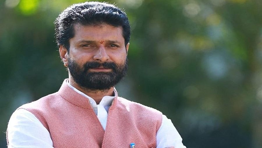 ಪ್ರಜೆಗಳನ್ನು ಬಲಿಕೊಟ್ಟು, ಭಟ್ಟಂಗಿಗಳು ಕೋಟೆಯೊಳಗಿದ್ದರೆ ಸಾಮ್ರಾಜ್ಯವೆಷ್ಟು ದಿನ ಉಳಿದೀತು?