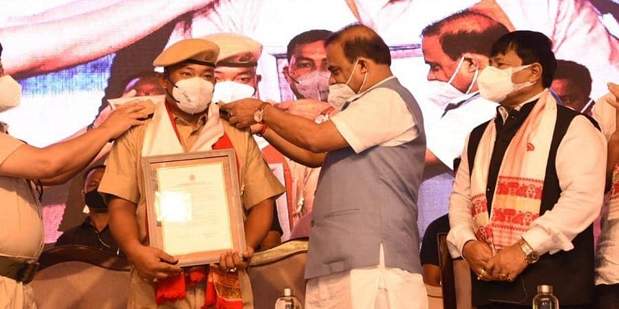 ಅಸ್ಸಾಂ: ಪ್ರಾಮಾಣಿಕತೆ ಮೆರೆದ ಹೋಂ ಗಾರ್ಡ್ ಗೆ ಪೊಲೀಸ್ ಪೇದೆ ನೌಕರಿಯ ಭಾಗ್ಯ!