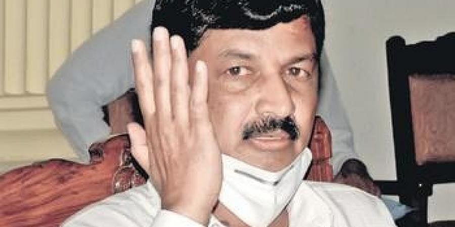 ಸಂಪುಟ ಸೇರಲು ಲಾಬಿ: ದೆಹಲಿಯಲ್ಲಿ ಬಿಜೆಪಿ, ಆರ್ ಎಸ್ ಎಸ್ ಮುಖಂಡರನ್ನು ಭೇಟಿಯಾದ ಜಾರಕಿಹೊಳಿ