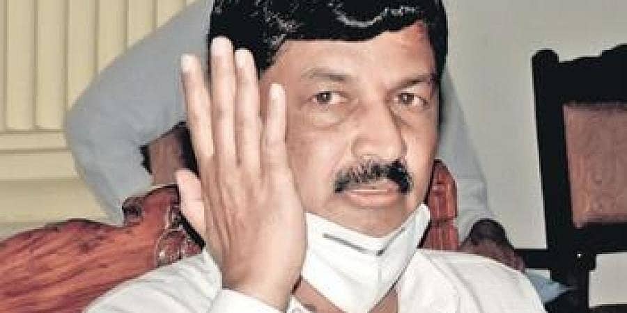 ಸಂಪುಟ ಸೇರಲು ಲಾಬಿ: ದೆಹಲಿಯಲ್ಲಿ ಬಿಜೆಪಿ, ಆರ್ ಎಸ್ ಎಸ್ ಮುಖಂಡರನ್ನು ಭೇಟಿಯಾದ ಜಾರಕಿಹೊಳಿ