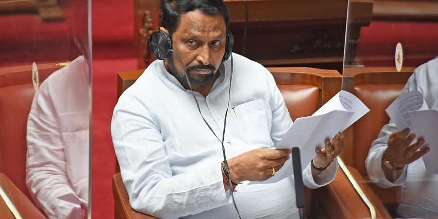 'ಕೆಎಸ್ಆರ್'ಟಿಸಿ' ಹೆಸರು ಬಳಕೆಗೆ ಕರ್ನಾಟಕ ಸ್ವತಂತ್ರವಾಗಿದ್ದು, ಕೇರಳದ ಅನುಮತಿ ಬೇಕಿಲ್ಲ: ಸಚಿವ ಲಕ್ಷ್ಮಣ ಸವದಿ