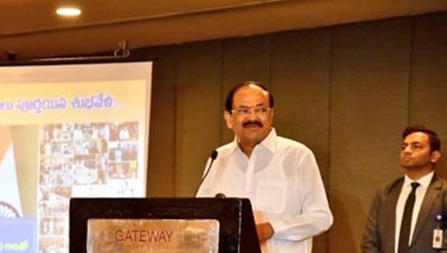 ಉಪ ರಾಷ್ಟ್ರಪತಿ ಎಂ. ವೆಂಕಯ್ಯ ನಾಯ್ಡು ಅವರ ಖಾತೆಯಿಂದ ಬ್ಲೂ ಟಿಕ್ ಮಾರ್ಕ್ ತೆಗೆದು ಮತ್ತೆ ಕೊಟ್ಟ ಟ್ವಿಟ್ಟರ್!