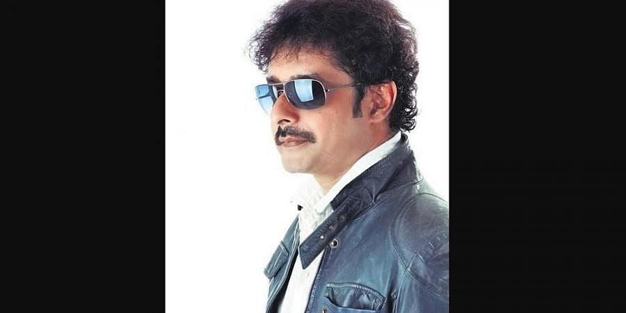 'ಹಾಸ್ಯ ಪ್ರಧಾನ' ಸಿನಿಮಾ ನಿರ್ದೇಶನಕ್ಕೆ ಹೇಮಂತ್ ಹೆಗಡೆ ರೆಡಿ!