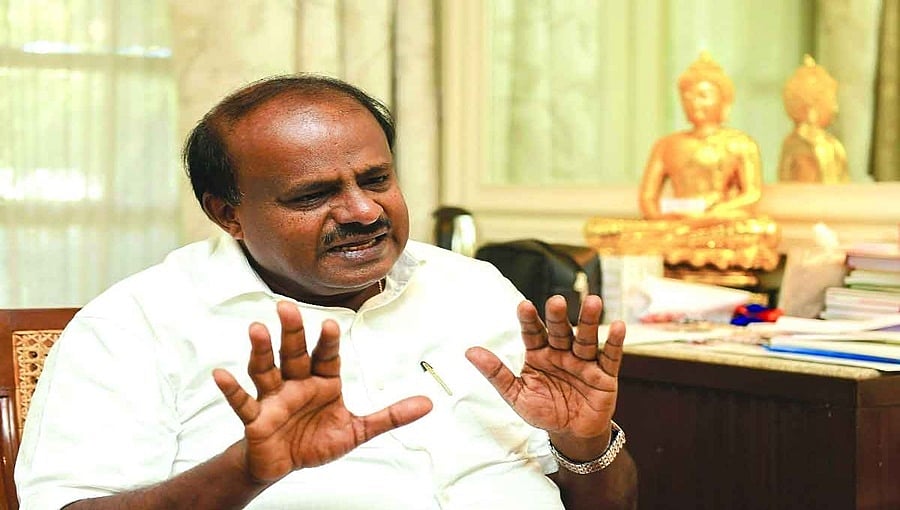 ಮಾಧ್ಯಮಗಳು ಬಣ್ಣಿಸುವ ‘ಸೋ ಕಾಲ್ಡ್‌ ಹುಲಿ, ಬಾಹುಬಲಿ‘ಗಳನ್ನು ಸಿಎಂ ಸೀಟಿನ ಮೇಲೆ ಕೂರಿಸಿದ್ದು ಇಂದಿನ ದುಸ್ಥಿತಿಗೆ ಕಾರಣ: ಎಚ್‌ಡಿಕೆ