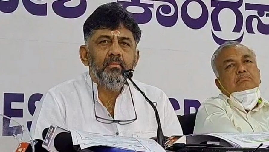 ಕೋವಿಡ್ ಮೃತರ ಕುಟುಂಬಗಳಿಗೆ ಒಬ್ಬ ಸಚಿವರೂ ಭೇಟಿ ನೀಡಿಲ್ಲ; ಹೆಣಗಳ ರಾಶಿಯ ಫೋಟೋಗಳು ಮನಕಲಕುತ್ತವೆ: ಡಿ.ಕೆ. ಶಿವಕುಮಾರ್