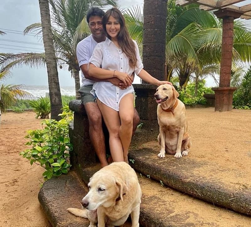 ಇಬ್ಬರು ಗೋವಾದಲ್ಲಿ ಜೊತೆ ಜೊತೆಯಲಿ ಓಡಾಡುತ್ತಿದ್ದಾರೆ. ಈ ಫೋಟೋಗಳು ಇದೀಗ ಸಾಮಾಜಿಕ ಜಾಲತಾಣದಲ್ಲಿ ಸಖತ್ ವೈರಲ್ ಆಗಿವೆ.