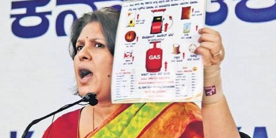 ಬೆಲೆ ಏರಿಕೆ: ಕೇಂದ್ರ ಸರ್ಕಾರದ ವಿರುದ್ಧ ಎಐಸಿಸಿ ವಕ್ತಾರೆ ಸುಪ್ರಿಯಾ ಶ್ರೀನಾಟೆ ವಾಗ್ದಾಳಿ