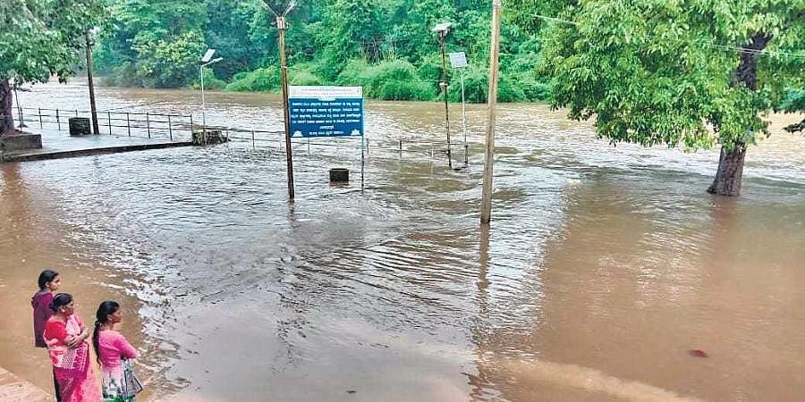ಬೆಂಗಳೂರು ಸೇರಿ ರಾಜ್ಯದ ಹಲವೆಡೆ ಇನ್ನೂ 5 ದಿನ ಮಳೆ ಸಾಧ್ಯತೆ: ಹಲವೆಡೆ ರೆಡ್​ ಅಲರ್ಟ್​
