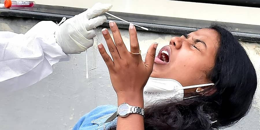 ಕೊರೋನಾ 3ನೇ ಅಲೆಗೆ ಸಿದ್ಧತೆ: ಎಲ್ಲಾ ಜಿಲ್ಲೆಯಲ್ಲೂ ವೈದ್ಯರು, ಸಿಬ್ಬಂದಿಗಳಿಗೆ ತರಬೇತಿ ನೀಡಲು ಸರ್ಕಾರ ನಿರ್ಧಾರ