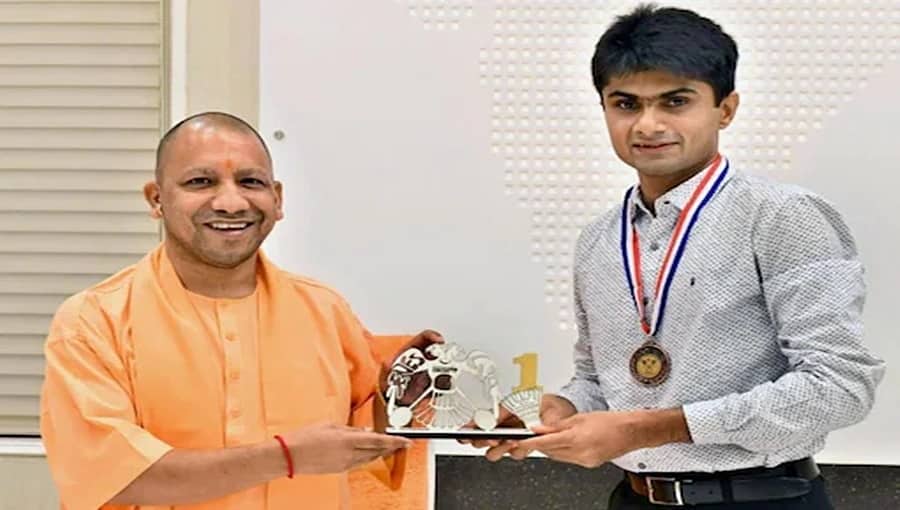 ಪ್ಯಾರಾಲಿಂಪಿಕ್ಸ್ಗೆ ತೆರಳಲಿರುವ ಯುಪಿ ಜಿಲ್ಲಾಧಿಕಾರಿ ಕನ್ನಡಿಗ ಸುಹಾಸ್ ಹೊಸ ದಾಖಲೆ!