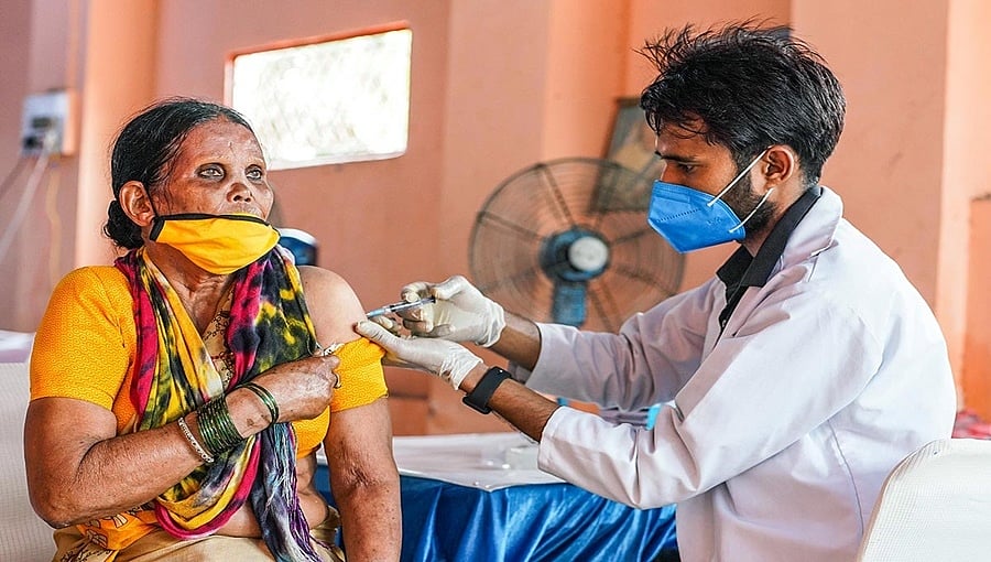 ದೇಶದಲ್ಲಿ ಕೋವಿಡ್-19 ಲಸಿಕೆ ಪಡೆದವರ ಸಂಖ್ಯೆ 41 ಕೋಟಿ ದಾಟಿದೆ: ಕೇಂದ್ರ ಆರೋಗ್ಯ ಸಚಿವಾಲಯ