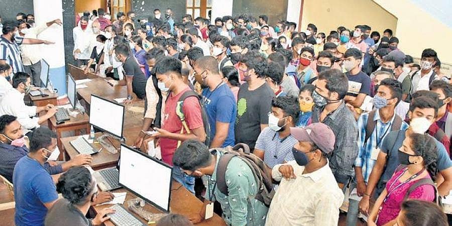 ಭೌತಿಕ ತರಗತಿಗಳ ಆರಂಭಕ್ಕೂ ಮುನ್ನ ಎಲ್ಲಾ ವಿದ್ಯಾರ್ಥಿಗಳು ಲಸಿಕೆ ಪಡೆದಿರಲಿ: ಎಲ್ಲಾ ವಿವಿಗಳಿಗೆ ಸಚಿವ ಅಶ್ವತ್ಥ್ ನಾರಾಯಣ್ ಸೂಚನೆ