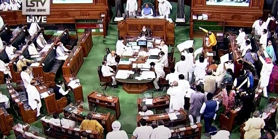 ವಿರೋಧ ಪಕ್ಷ ನಾಯಕರ ತೀವ್ರ ಗದ್ದಲ, ಕೋಲಾಹಲ: ಲೋಕಸಭಾ ಅಧಿವೇಶನ ಶುಕ್ರವಾರಕ್ಕೆ ಮುಂದೂಡಿಕೆ