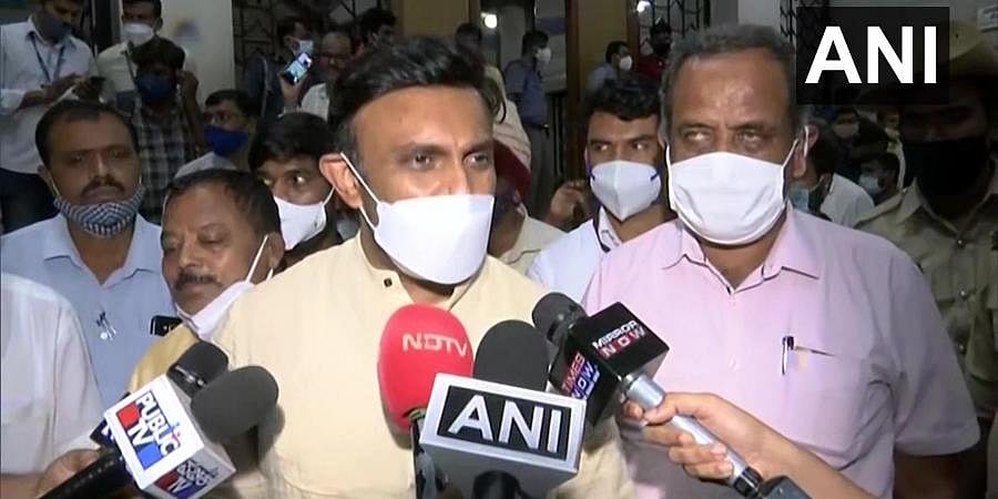 ಸಿಎಂ ಬದಲಾವಣೆ ಪ್ರಹಸನ: ನಾವು ರಾಜೀನಾಮೆ ನೀಡುತ್ತಿಲ್ಲ- ವಲಸಿಗ ಸಚಿವರು