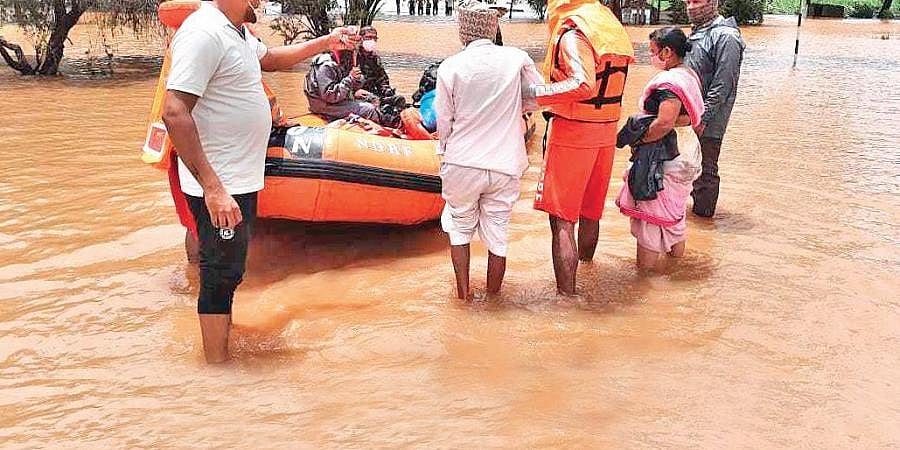 ವರುಣನ ಆರ್ಭಟಕ್ಕೆ ತತ್ತರಿಸಿದ ಕರ್ನಾಟಕ: ಮಳೆ ಅನಾಹುತಕ್ಕೆ 9 ಮಂದಿ ಬಲಿ, ಅಪಾರ ಪ್ರಮಾಣದ ಬೆಳೆ ಹಾನಿ, ಬೆಳಗಾವಿಗಿಂದು ಸಿಎಂ ಭೇಟಿ