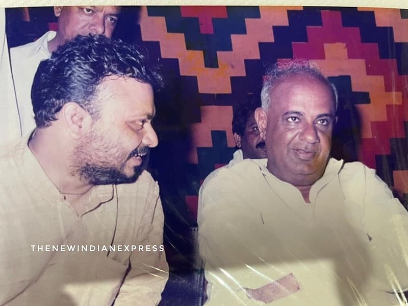 ಮಾಜಿ ಪ್ರಧಾನಿ ಎಚ್.ಡಿ. ದೇವೇಗೌಡ ಅವರೊಂದಿಗೆ ಬಸವರಾಜ ಬೊಮ್ಮಾಯಿ