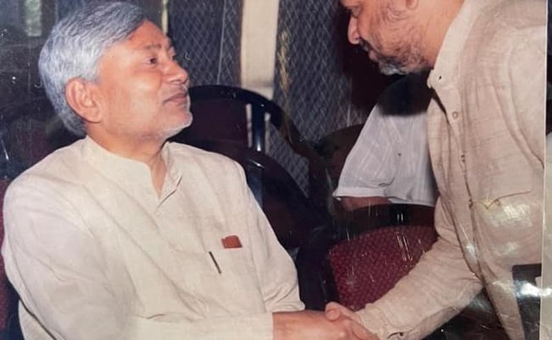 ಬಿಹಾರ ಮುಖ್ಯಮಂತ್ರಿ ಆಗಿರುವ ಜೆಡಿಯು ಮುಖಂಡ ನಿತೀಶ್ ಕುಮಾರ್ ಅವರೊಂದಿಗೆ ಬಸವರಾಜ ಬೊಮ್ಮಾಯಿ