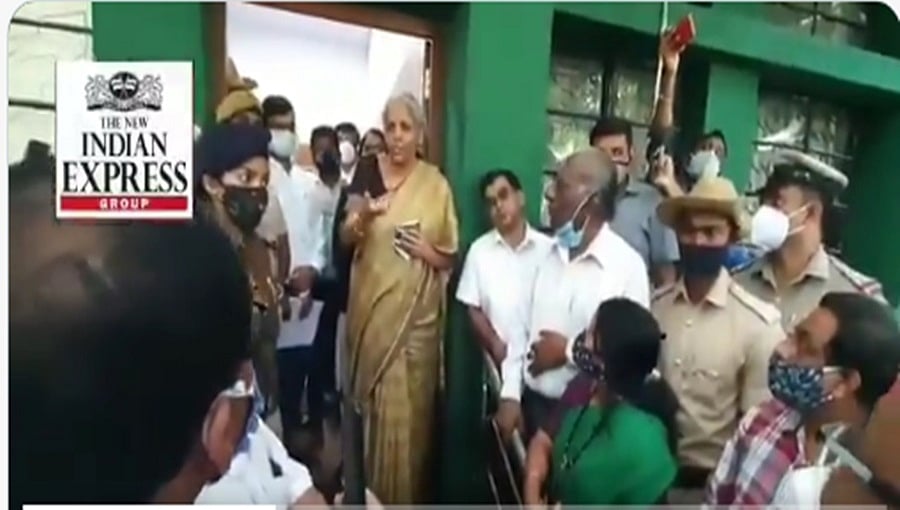 ವರದಿ ಬರುವವರೆಗೆ ತಾಳ್ಮೆಯಿಂದಿರಿ: ಗುರು ರಾಘವೇಂದ್ರ ಸಹಕಾರಿ ಬ್ಯಾಂಕ್ ಠೇವಣಿದಾರರಲ್ಲಿ ನಿರ್ಮಲಾ ಸೀತಾರಾಮನ್ ಮನವಿ