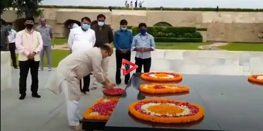 ರಾಜ್ ಘಾಟ್, ಸದೈವ್ ಅಟಲ್ ಗೆ ತೆರಳಿ ಪುಷ್ಪನಮನ ಸಲ್ಲಿಸಿದ ಸಿಎಂ ಬೊಮ್ಮಾಯಿ