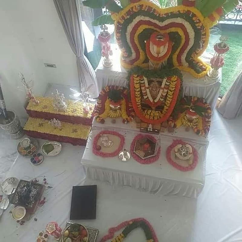 ಗೃಹ ಪ್ರವೇಶ ದಿನ ದೇವರಿಗೆ ಅಲಂಕಾರ