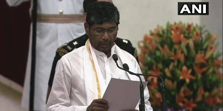 ಕೇಂದ್ರ ಸಚಿವ ಸಂಪುಟ ಪುನರ್ ರಚನೆ: ಚಿರಾಗ್ ವಿರುದ್ಧ ಪಶುಪತಿ ಕುಮಾರ್ ಪಾರಸ್ ಕ್ಷಿಪ್ರಕ್ರಾಂತಿಯನ್ನು ಯಶಸ್ವಿಯಾಗಿಸಿದ್ದು ಹೀಗೆ...