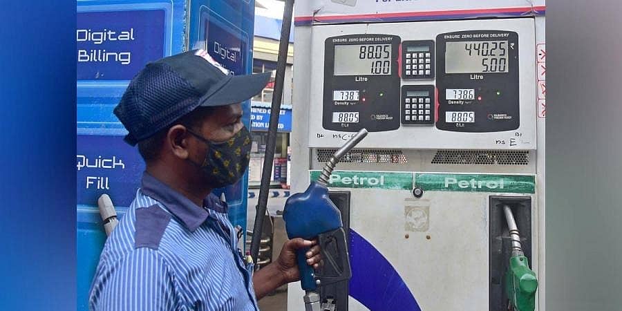 ಮತ್ತೆ ತೈಲೋತ್ಪನ್ನಗಳ ಬೆಲೆ ಏರಿಕೆ: ಪೆಟ್ರೋಲ್ 35 ಪೈಸೆ, ಡೀಸೆಲ್ 17 ಪೈಸೆ ಏರಿಕೆ