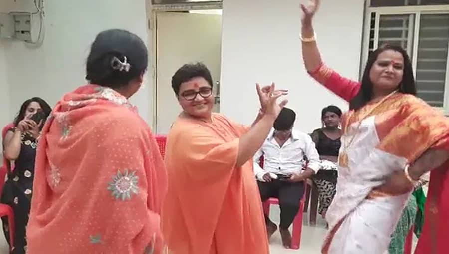 ಬ್ಯಾಸ್ಕೆಟ್ ಬಾಲ್ ನಂತರ ಪ್ರಗ್ಯಾ ಸಿಂಗ್ ಠಾಕೂರ್ ಡ್ಯಾನ್ಸ್ ವಿಡಿಯೋ ವೈರಲ್
