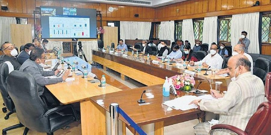 ಕೋವಿಡ್ ಆತಂಕ: ಗಡಿ ಜಿಲ್ಲೆಗಳಲ್ಲಿ ಹೆಚ್ಚಿನ ಕಣ್ಗಾವಲು, ಸಂಚಾರ ನಿರ್ಬಂಧ ವಿಸ್ತರಣೆ